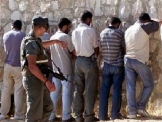 جولس :الشرطة تلقي القبض على 9 فلسطينيين دون تصاريح قانونية